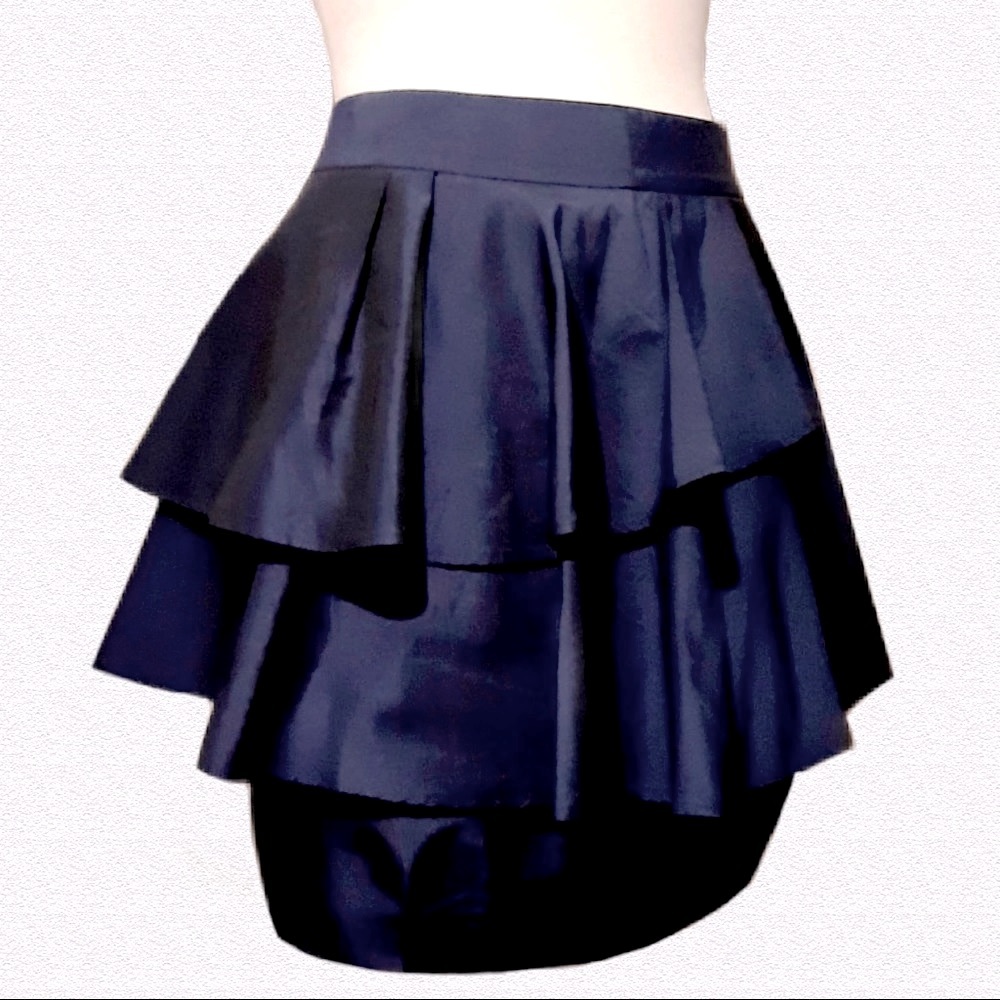 CUE Baggy Pencil Skirt with Ruffle Detail. Navy Colour. Taffeta fabric - Picture 2 of 7